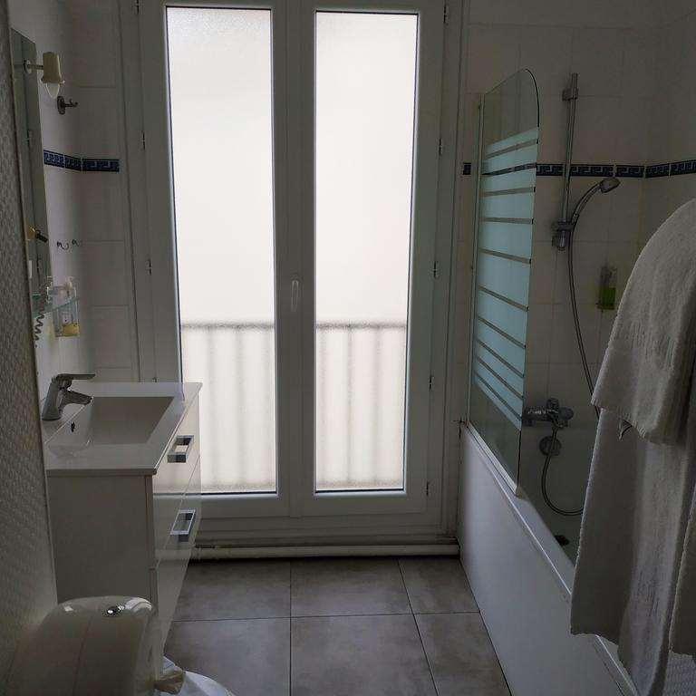 Brit Hotel Hermitage 로양 객실 사진