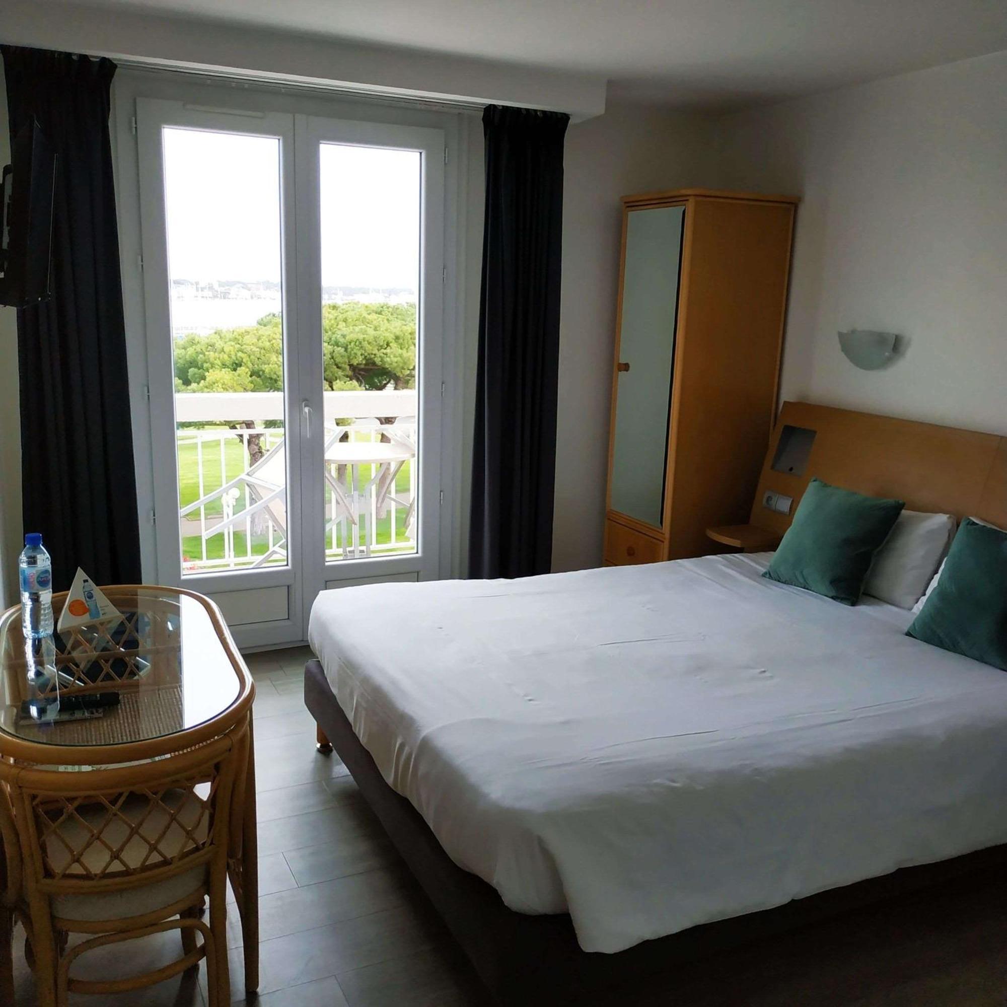Brit Hotel Hermitage 로양 외부 사진