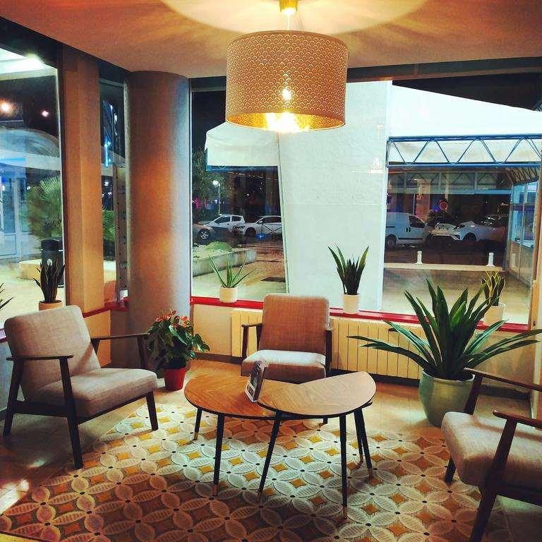 Brit Hotel Hermitage 로양 시설 사진